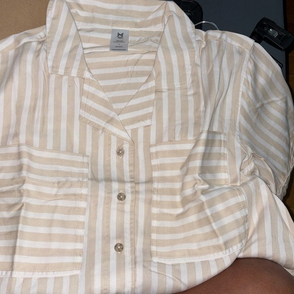 Women’s Button Up Shirt - Picture 2 of 6